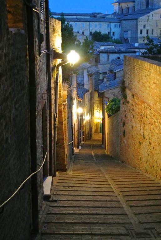 Camping Pineta Hotel Urbino Exterior foto