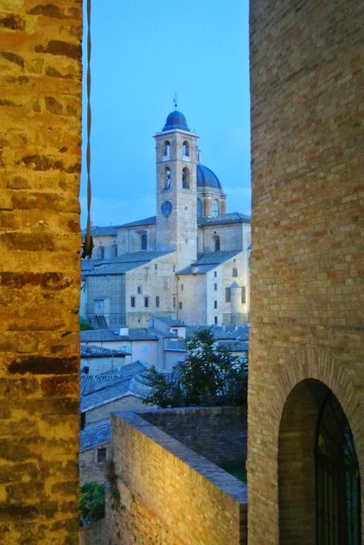Camping Pineta Hotel Urbino Exterior foto